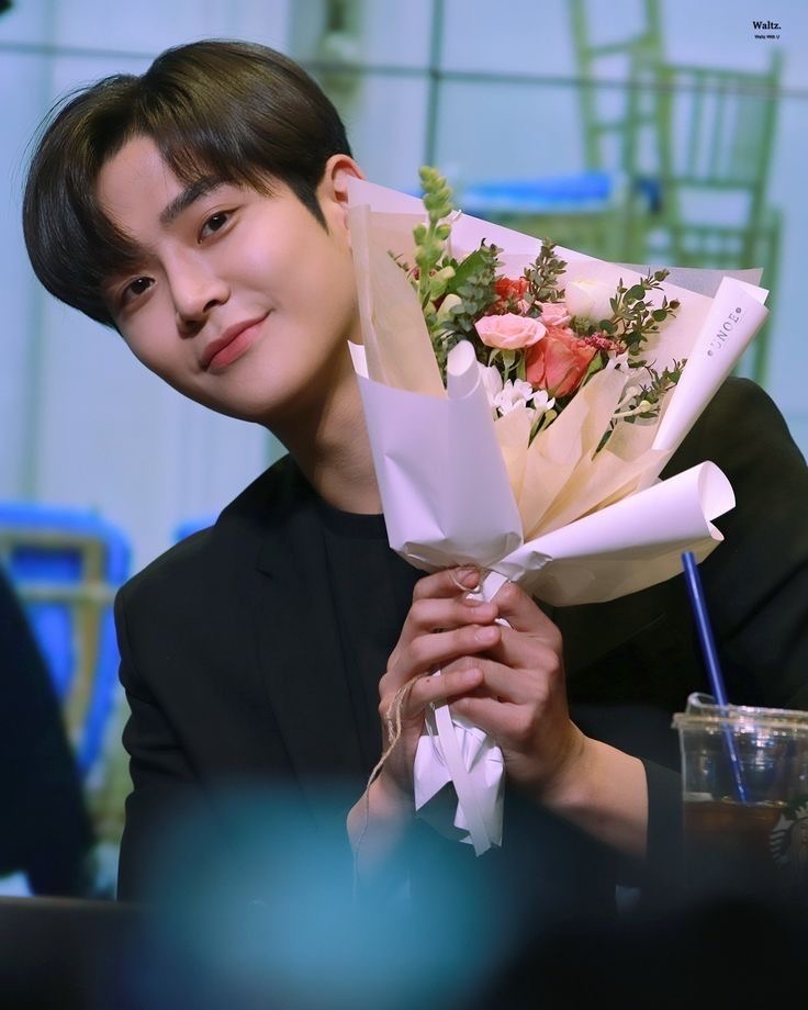 Rowoon se alista no exército em 21 de julho de 2025