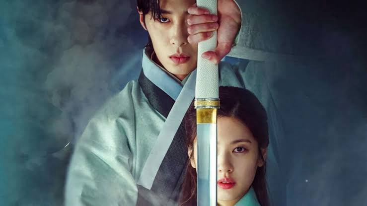 Imagem promocional oficial do dorama Alchemy of Souls, com o casal protagonista em destaque.