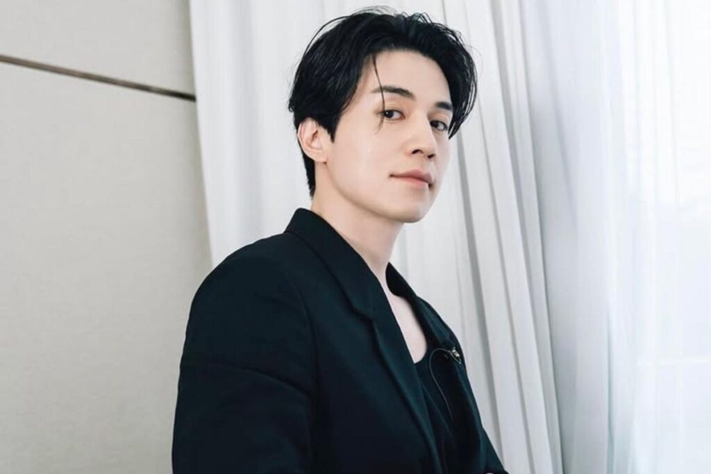 Lee Dong Wook em foto oficial divulgada no Instagram, ator coreano presente na lista de 7 doramas recomendados.